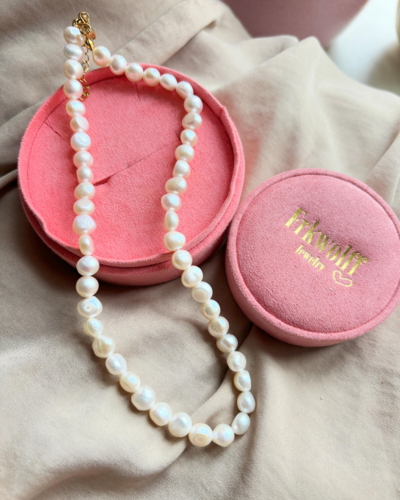 Big Pearl Necklace