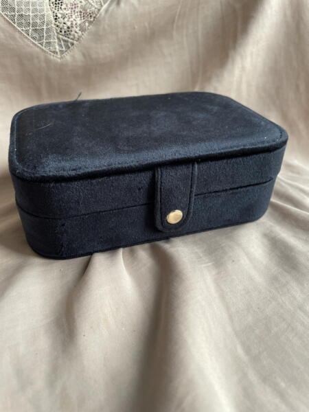 Jewelry Oblong Box w. mirror - Black