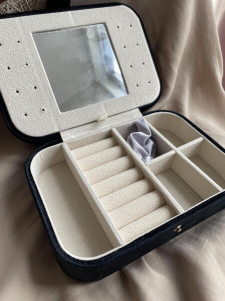 Jewelry Oblong Box w. mirror - Black